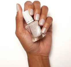 Essie Gel Couture 90 Make The Cut - Gel Nagellak -Poeder and Foundation Winkel 1200x1127 3