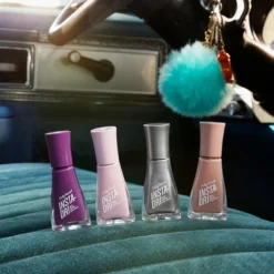 Sally Hansen InstaDri Nagellak - 553 Grease Lightning 11 Sally Hansen InstaDri Nagellak - 553 Grease Lightning -Poeder and Foundation Winkel 1200x1200 149