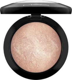 MAC Cosmetics Mineralize Skinfinish Highlighter Poeder - Soft & Gentle 13 MAC Cosmetics Mineralize Skinfinish Highlighter Poeder - Soft & Gentle -Poeder and Foundation Winkel 1084x1200