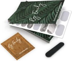 By Emily - Nagel Wrap - White Marble | 16 Stickers | Nail Wrap | Nail Art | Trendy | Design | Nagellakvrij | Eenvoudig | Nagel Wrap | Nagel Stickers | Folie | Zelfklevend | Sjablonen -Poeder and Foundation Winkel 1200x1020