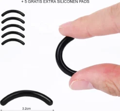INTER-ESQUE® Wimperkruller Met Kam - Eyelash Curler + 5x Gratis Extra Siliconen Pad - Zwart/Zilver -Poeder and Foundation Winkel 1200x1117 9