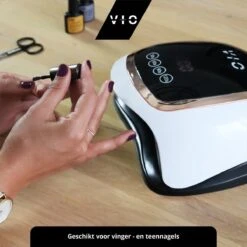 VIO V1 Nageldroger Voor Gellak Met 2M Lang Snoer - Manicure En Pedicure - Krachtige 168 Watt UV Lampen - Nagelstudio 10 VIO V1 Nageldroger Voor Gellak Met 2M Lang Snoer - Manicure En Pedicure - Krachtige 168 Watt UV Lampen - Nagelstudio -Poeder and Foundation Winkel 1200x1200 100