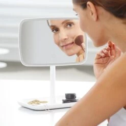 Medisana CM 848 Cosmetica-Spiegel 19 Medisana CM 848 Cosmetica-Spiegel -Poeder and Foundation Winkel 1200x1200 1027