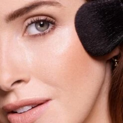 Max Factor Facefinity Matte Powder Bronzer - 001 Light Bronze 8 Max Factor Facefinity Matte Powder Bronzer - 001 Light Bronze -Poeder and Foundation Winkel 1200x1200 486