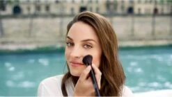 Bourjois - Delice De Poudre Bronzing Powder Browning Powder 52 16.5G 14 Bourjois - Delice De Poudre Bronzing Powder Browning Powder 52 16.5G -Poeder and Foundation Winkel 1200x679 1