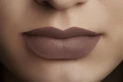 L'Oréal Paris Rouge Signature Lippenstift - 117 I Stand - Nude - Matte Vloeibare Lipstick -Poeder and Foundation Winkel 1200x802 3