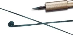 L’Oréal Paris Matte Signature Eyeliner Van Superliner – Matte Liquid Eyeliner – Waterproof - 04 Emeraude – Groen 13 L’Oréal Paris Matte Signature Eyeliner Van Superliner – Matte Liquid Eyeliner – Waterproof - 04 Emeraude – Groen -Poeder and Foundation Winkel 1200x848