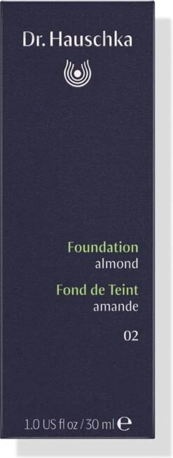 Dr. Hauschka - Foundation - 02 Almond