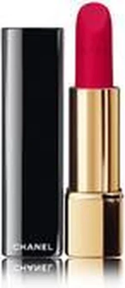 Lippenstift Rouge Allure Velvet Chanel -Poeder and Foundation Winkel 524x1200