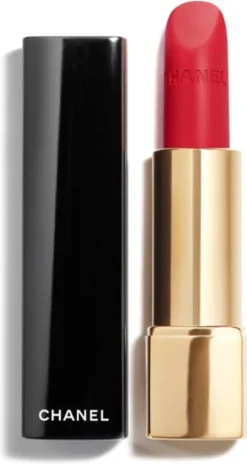 Lippenstift Rouge Allure Velvet Chanel -Poeder and Foundation Winkel 639x1200 1