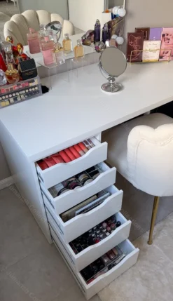 Jumanah® Collections - "Sorted" Large Lip Set - Make Up Organizer - Ladeverdeler - Lade Organizer - Transparant - Acryl - Kunststof - Ikea Alex 5 Ladeblok -Poeder and Foundation Winkel 691x1200 2