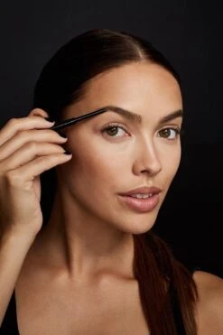 Maybelline Brow Satin Duo - 01 Dark Blond - Blond - Wenkbrauwpotlood En Poeder -Poeder and Foundation Winkel 800x1200 20