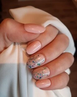 SD Press On Nails - B-Series - Plaknagels - Gelnagels - Handgemaakt - 20 Stuks - B37 - Nude Nagels Met Glitter - Nepnagels Met Lijm - Korter Rond - Accessoires - Nagelstudio - Gellak - Nageltips - Nagelset - Nagelstudio - Nagels Met Lijm - Nepnagels -Poeder and Foundation Winkel 949x1200